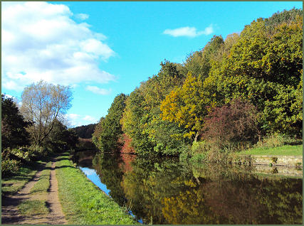 Leeds-Liverpool Canal, Douglas Valley